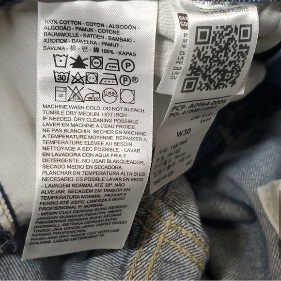 NWT NEW WITH TAGS Levi's jeans women’s size 30 size 10 Low Pro straight - Picture 3 of 4